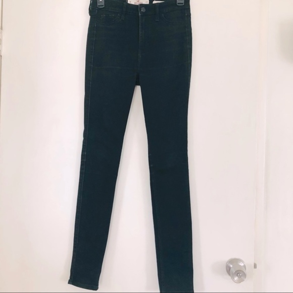 Hollister Black High Rise Super Skinny Denim/Jeans- Size 25